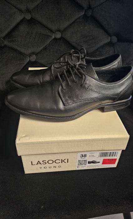 Sprzedam buty komunijne chłopięce roz. 38