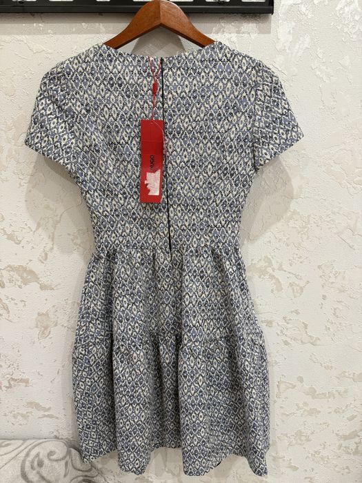 Плаття hugo boss нове