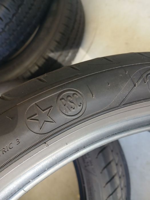 2 pneus 255 35 r19 RFT  Goodyear
