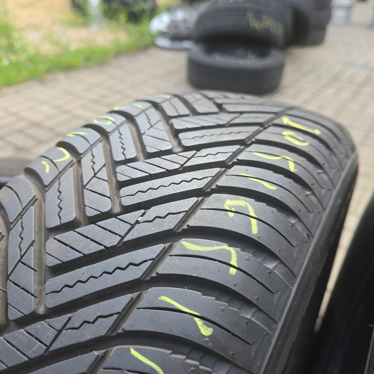 Hankook Kinergy 4S 205/65R16 95H 22R 2X