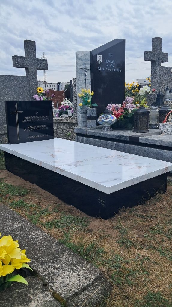 Nowoczesne pomniki z kompozytu 5299 zł z montażem Cały Kraj.
