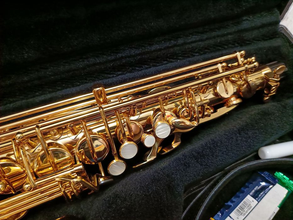Saksofon altowy Jupiter JAS 2069 model Custom 2000.