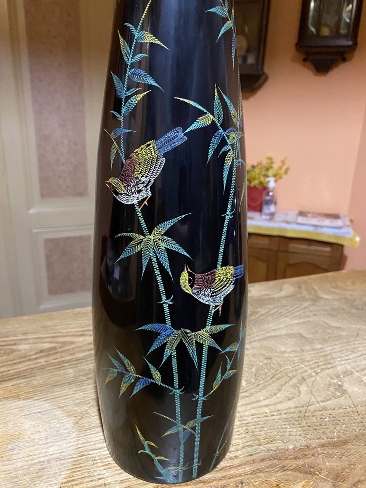 Piękny wazon z laki