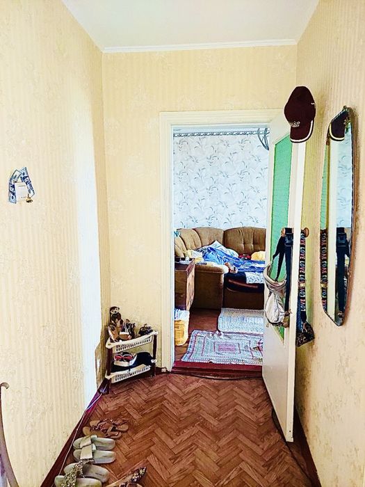 Продам 2х ком квартиру Л/Б 2 мкр