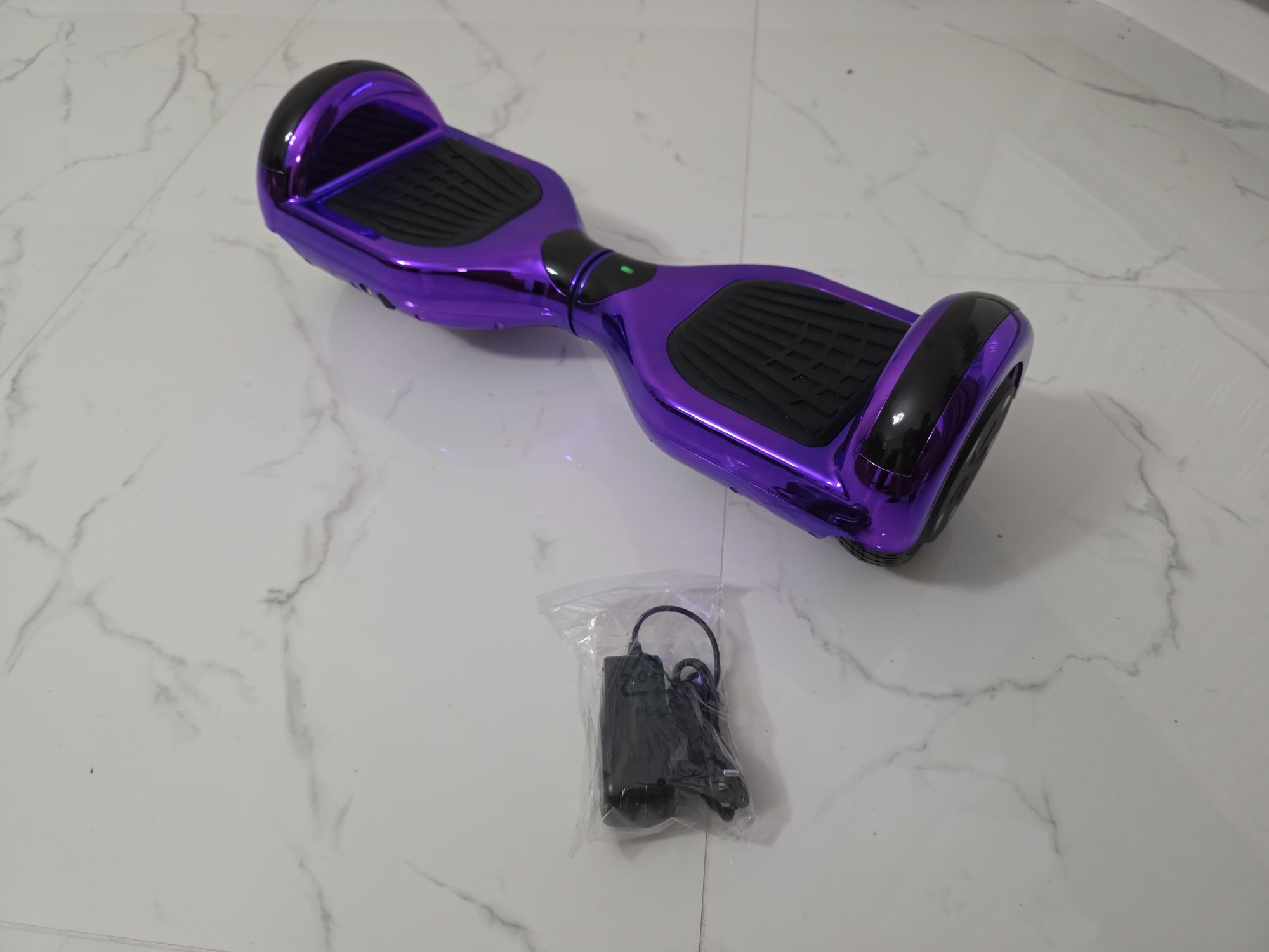 Elektryczna deskorolka 6,5" z LED i Bluetooth FIOLETOWA