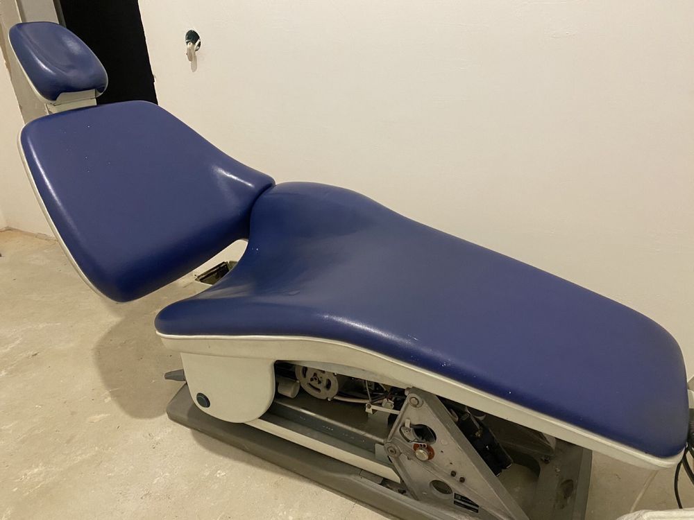 Стоматологічне крісло