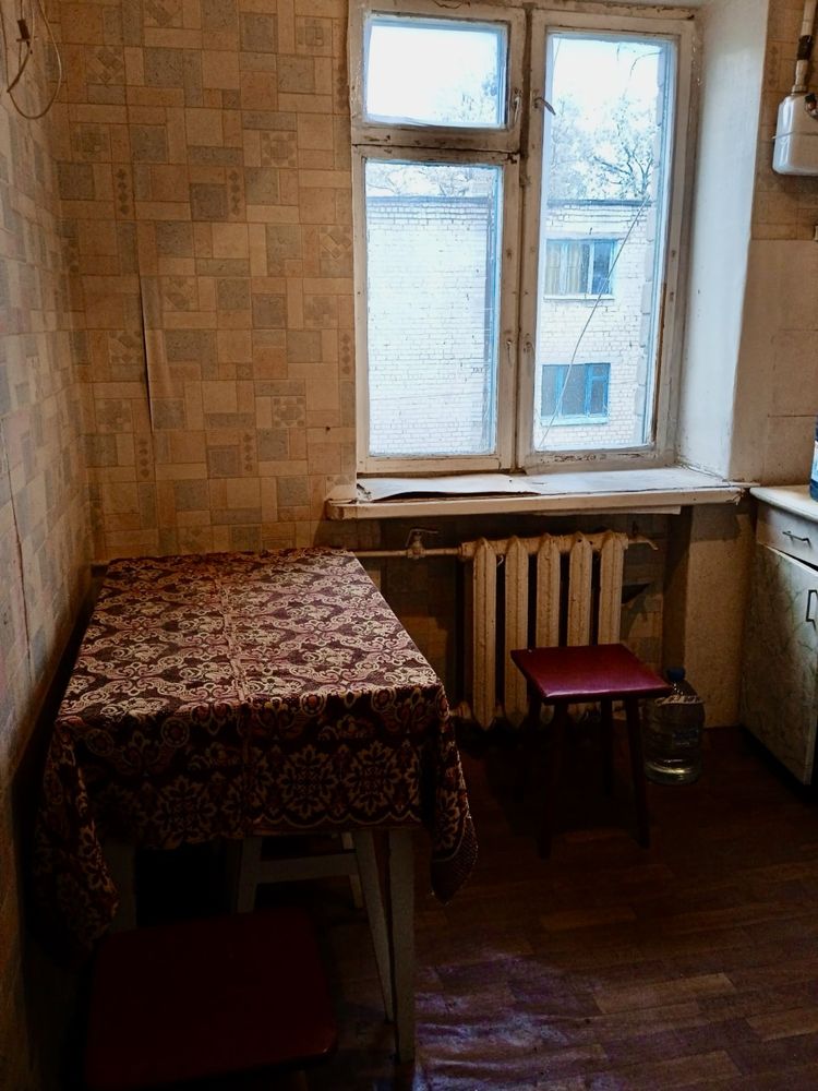 Продам просторную 2-комнатную квартиру в пгт Губиниха (Сахарный Завод)