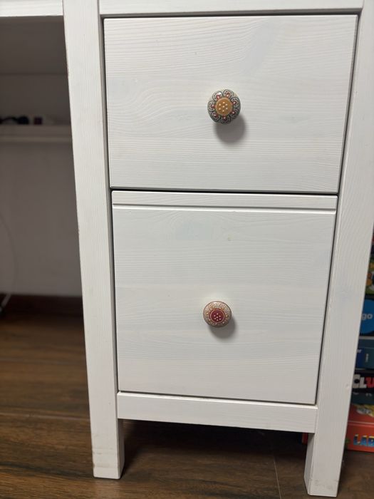 Biurko Ikea Hemnes, krzeslo gratis