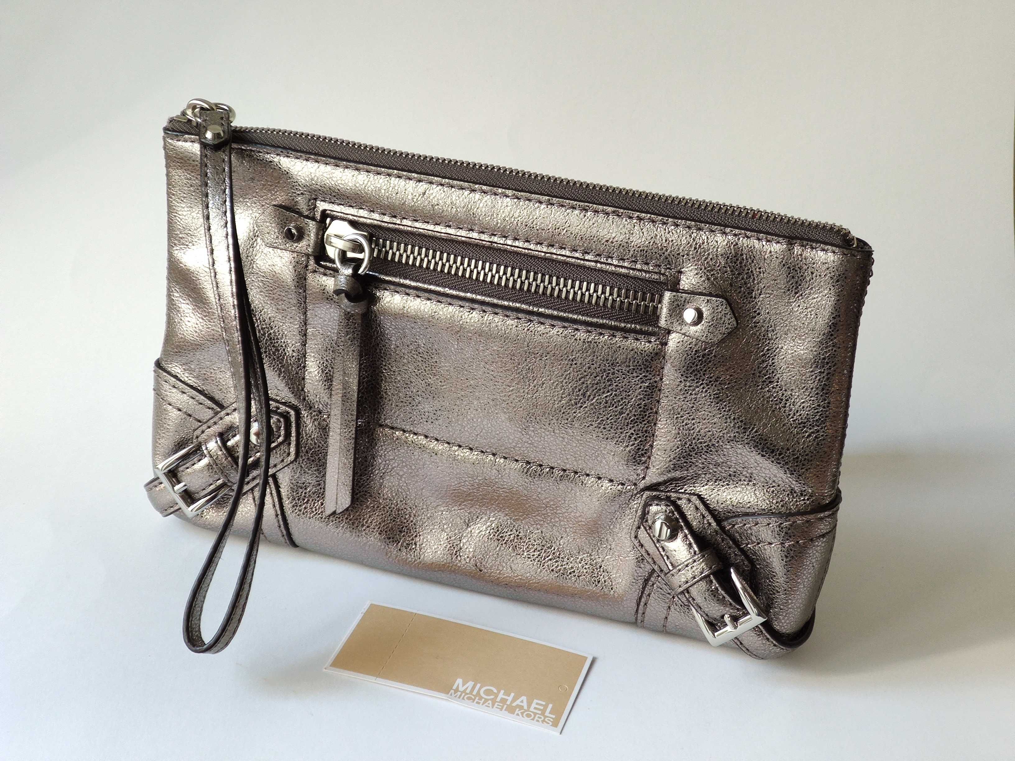 Bolsa clutch pochete em pele prateada prata, Michael Kors