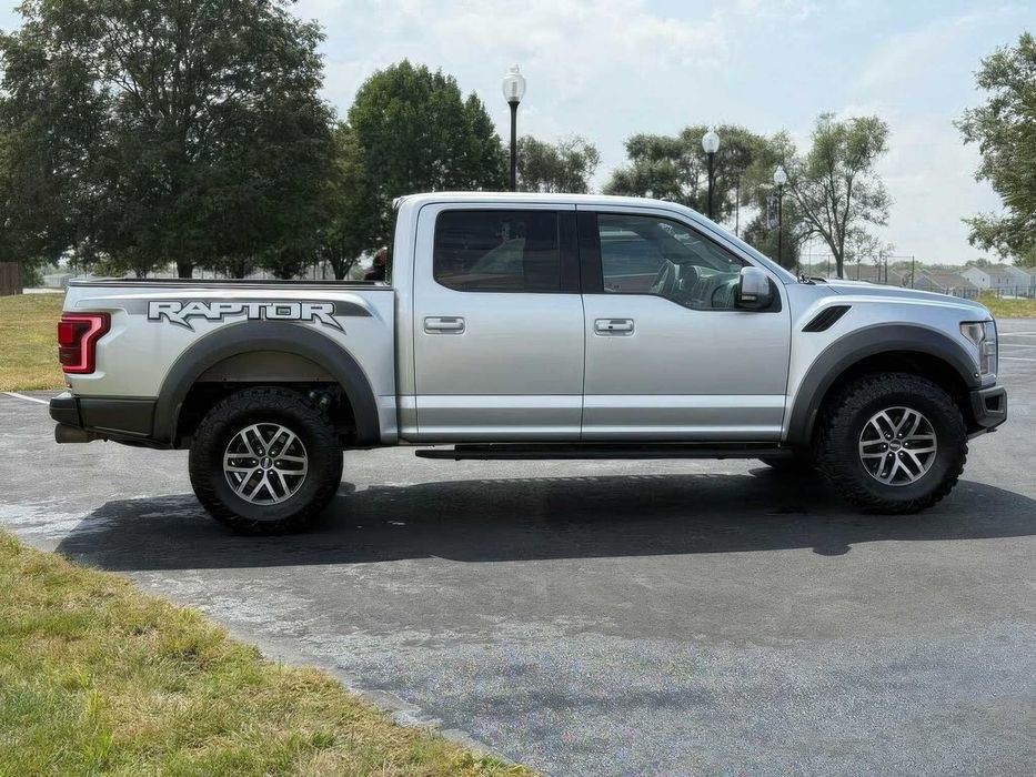 Ford F-150 Raptor SuperCrew      2018