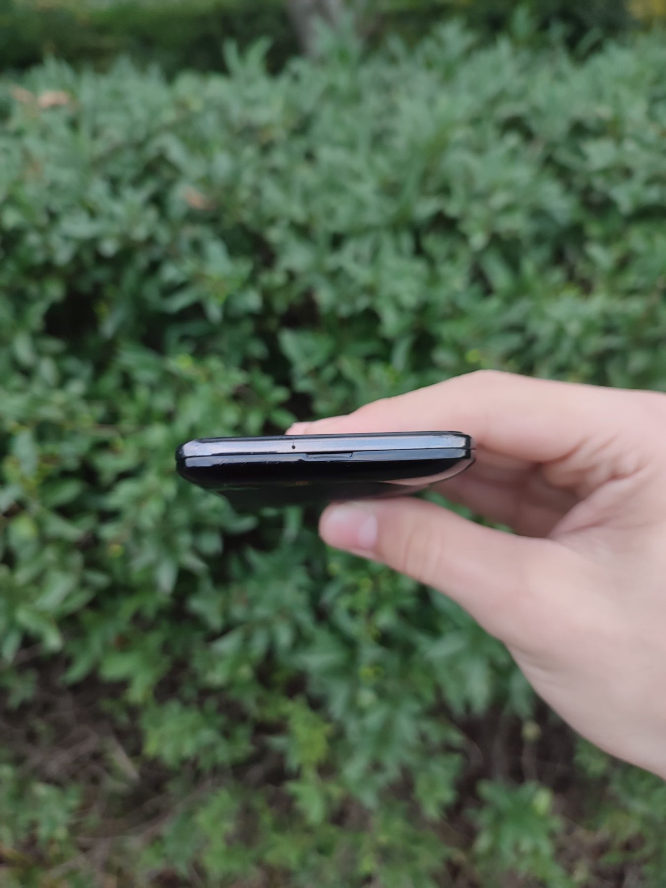 Продам телефон htc t328d