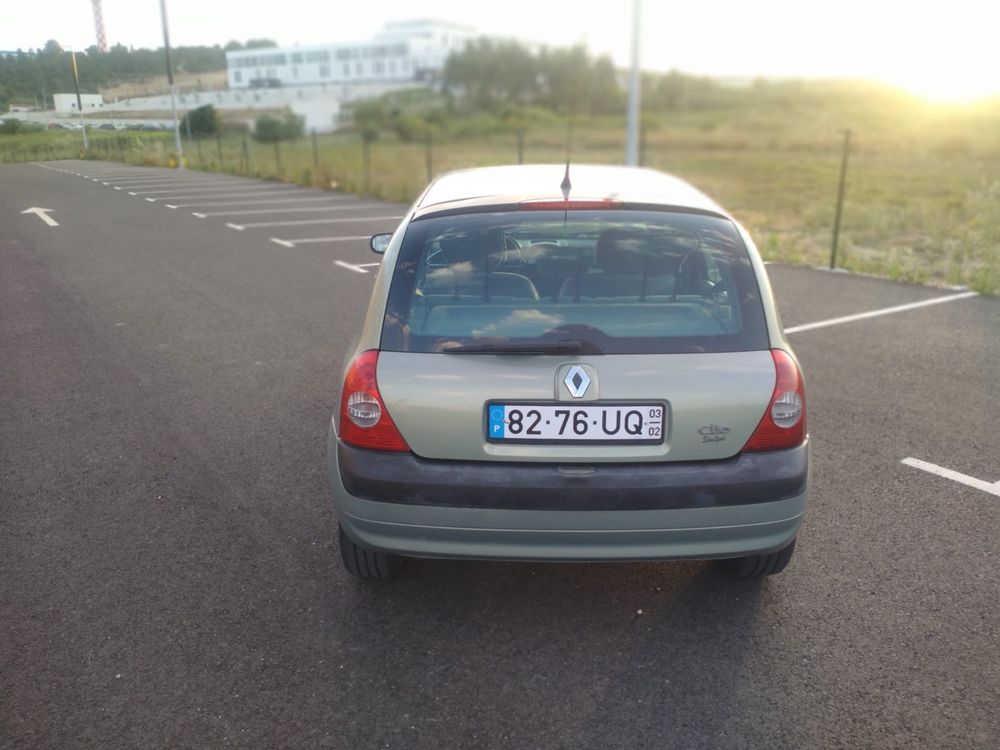 Renault clio usado mas em bom estado
