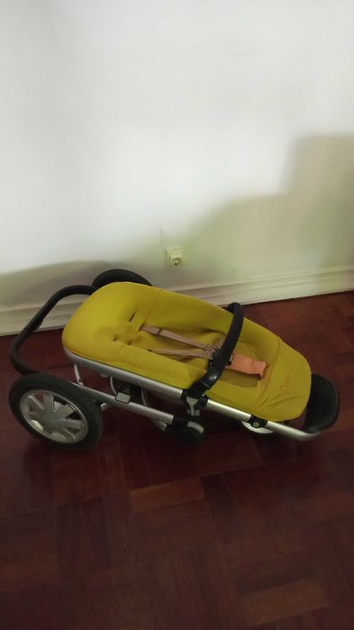 Carrinho Quinny com acessorios