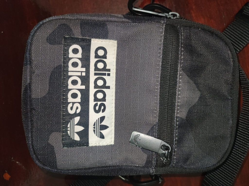 Bolsa da adidas .