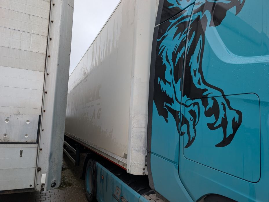 Naczepa kontener izoterma garaż magazyn