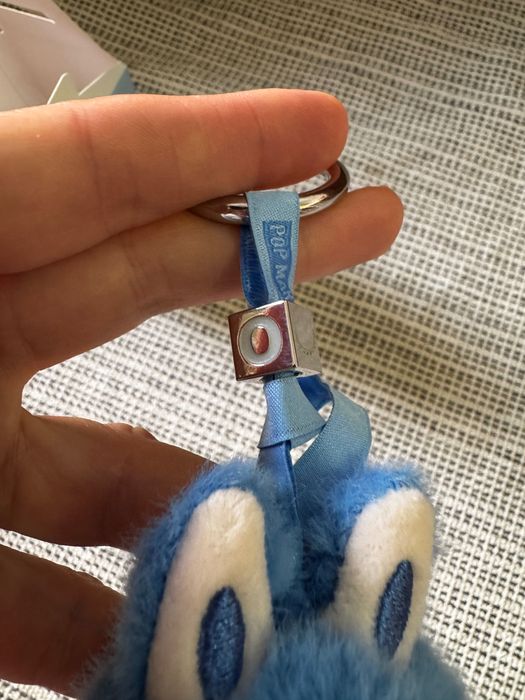 Labubu original Popmart - series Pin for Love