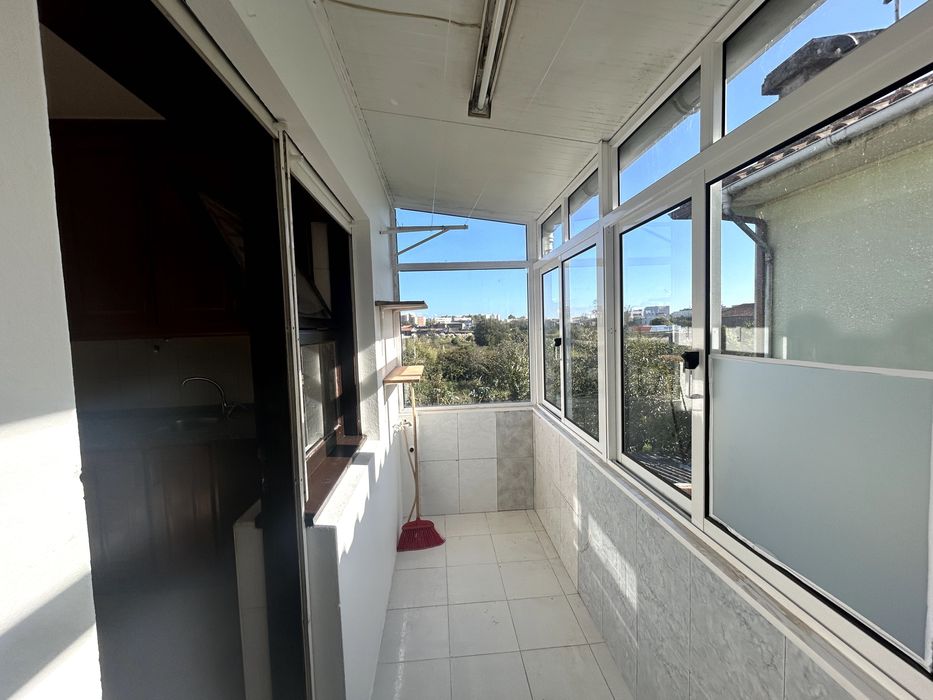 Arrenda-se andar-moradia 1º andar T3