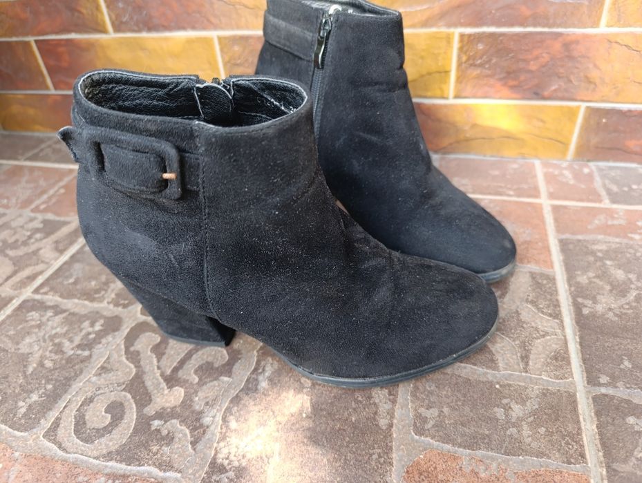 Замшеві ботінки осінні