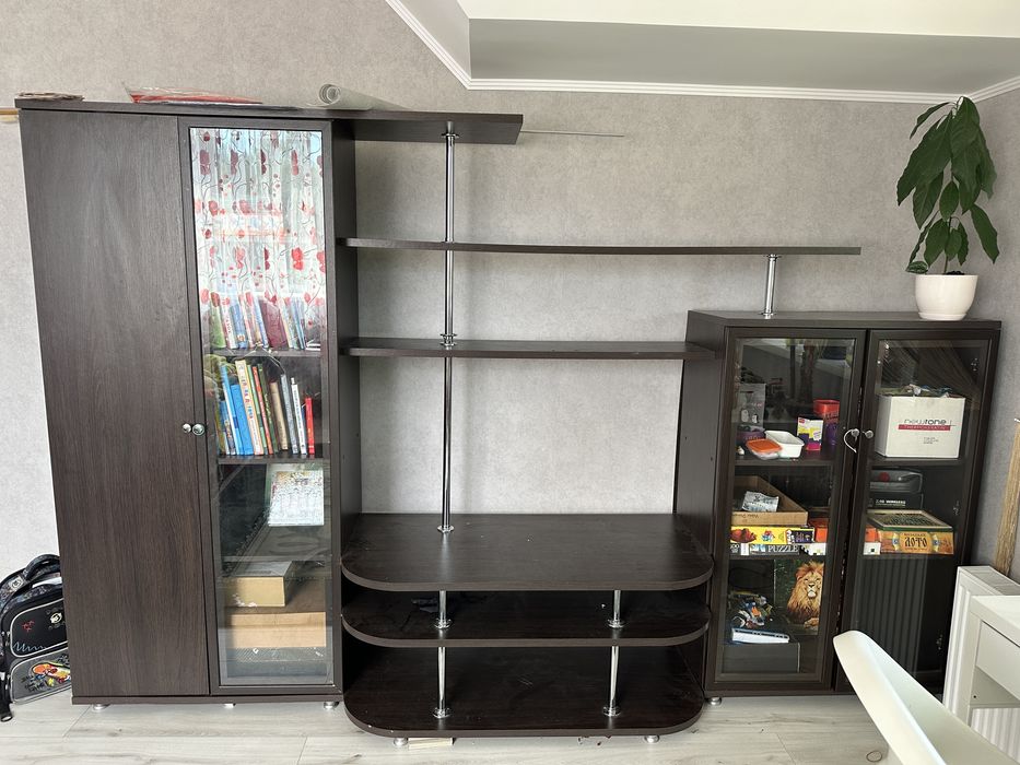 Стінка для вітальні, спальні