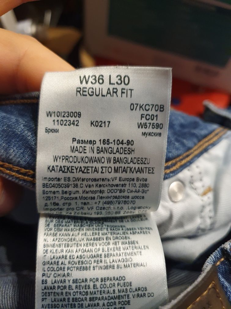 Spodnie jeansowe Wrangler W36 L30 regular fit
