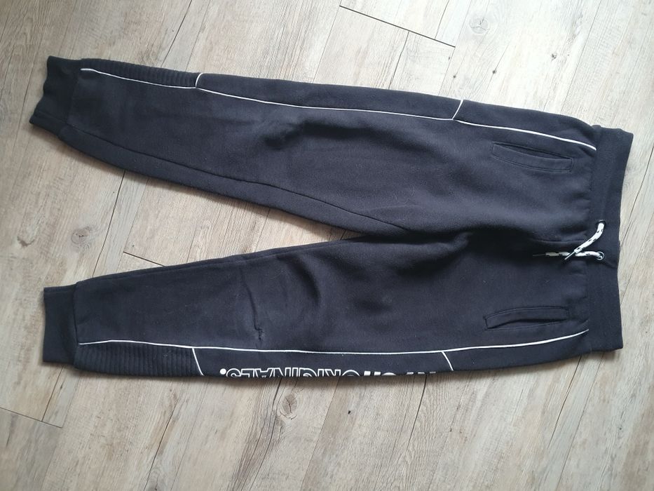 Zestaw kurtka przejsciowa 4 x spodnie dresowe r. 146