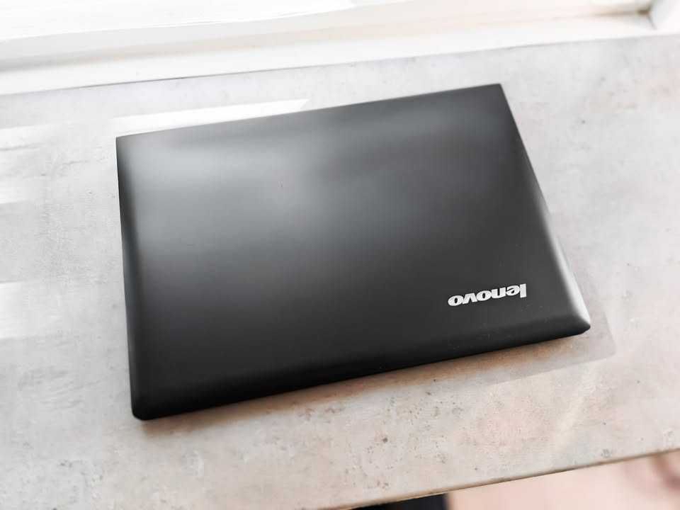 Laptop Lenovo i3 8gb ram SSD win 10 bateria Stan BDB mogę podwieźć