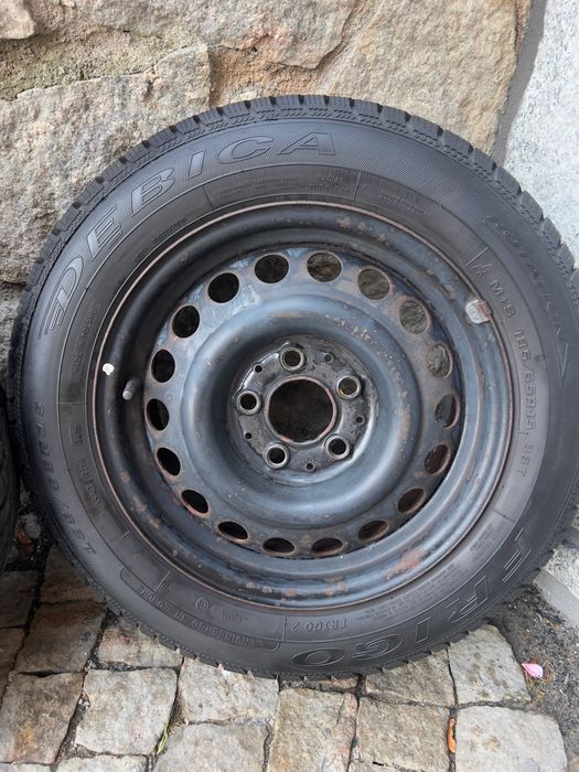 Komplet zimówek Dębica Frigo 185/65 R15 + felgi stalowe 4 szt
