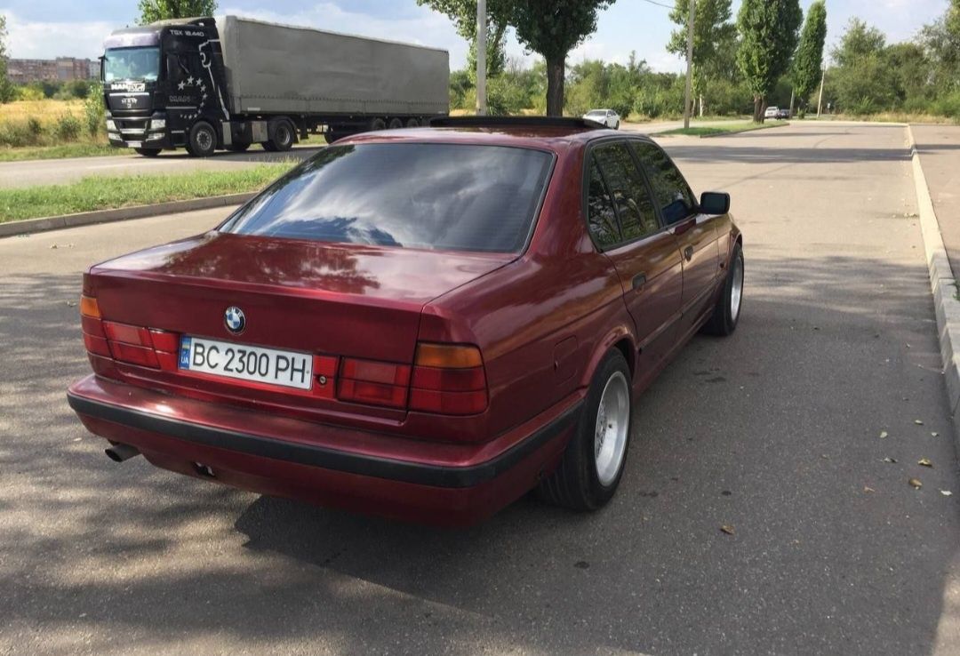 Продам авто BMW E34