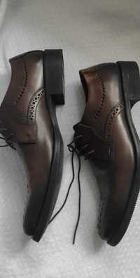 Skòrzane męskie buty Lasocki 42 , raz założone