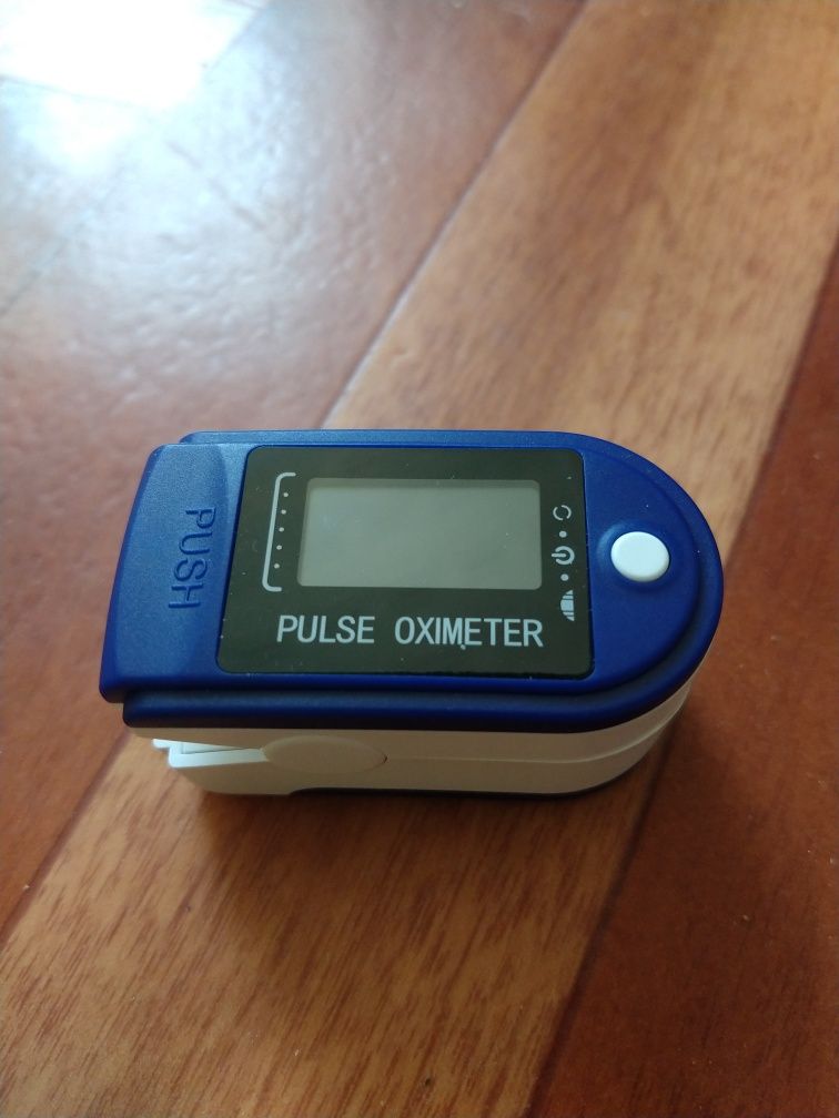 Пульсометр Fingertip Pulse Oximeter