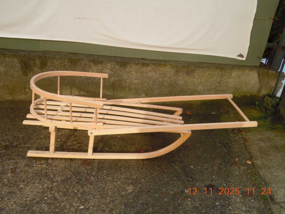 sanki drewniane dla dziecka opieradło i uchwyt do prowadzenia jak nowe