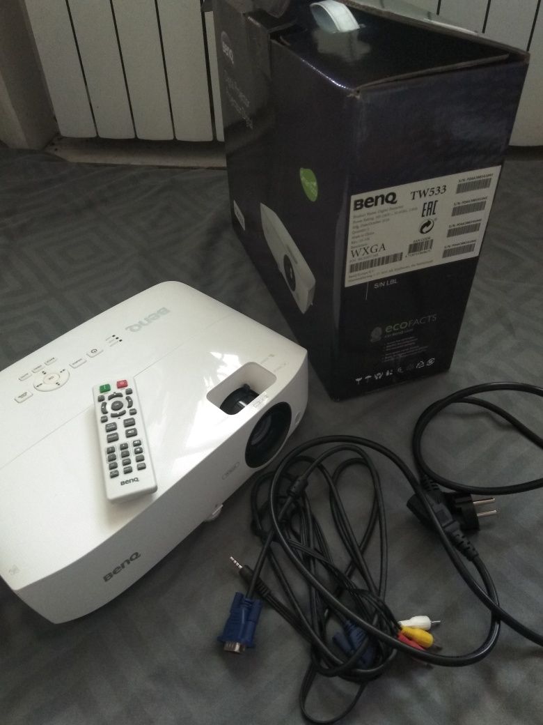 Проектор Benq tw533, идеальное состояние!