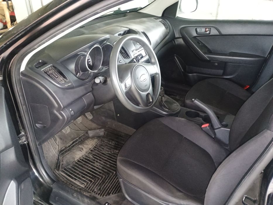 Kia cerato II 2009 рік