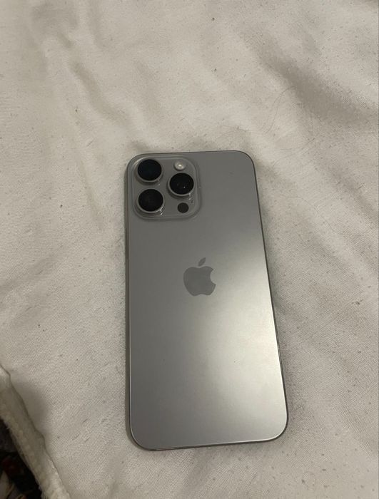 Iphone 15 pro max 256GB como NOVO