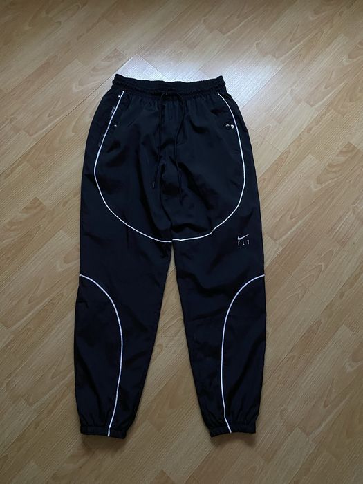 Нейлонові спортивні штани Nike Fly