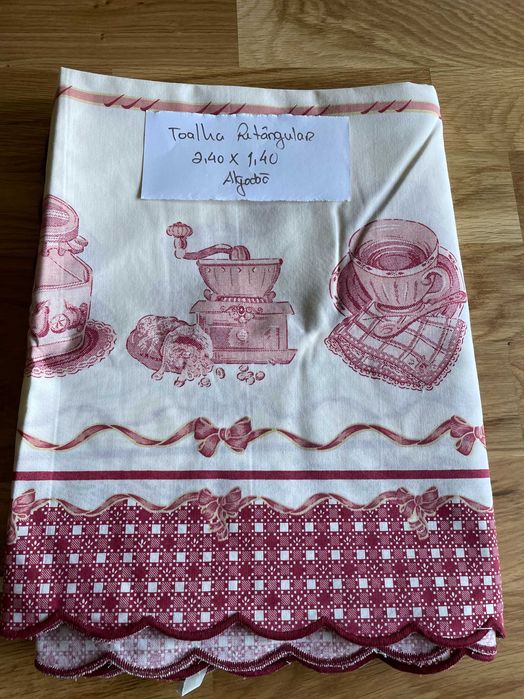 Toalha de Mesa Retangular NOVA