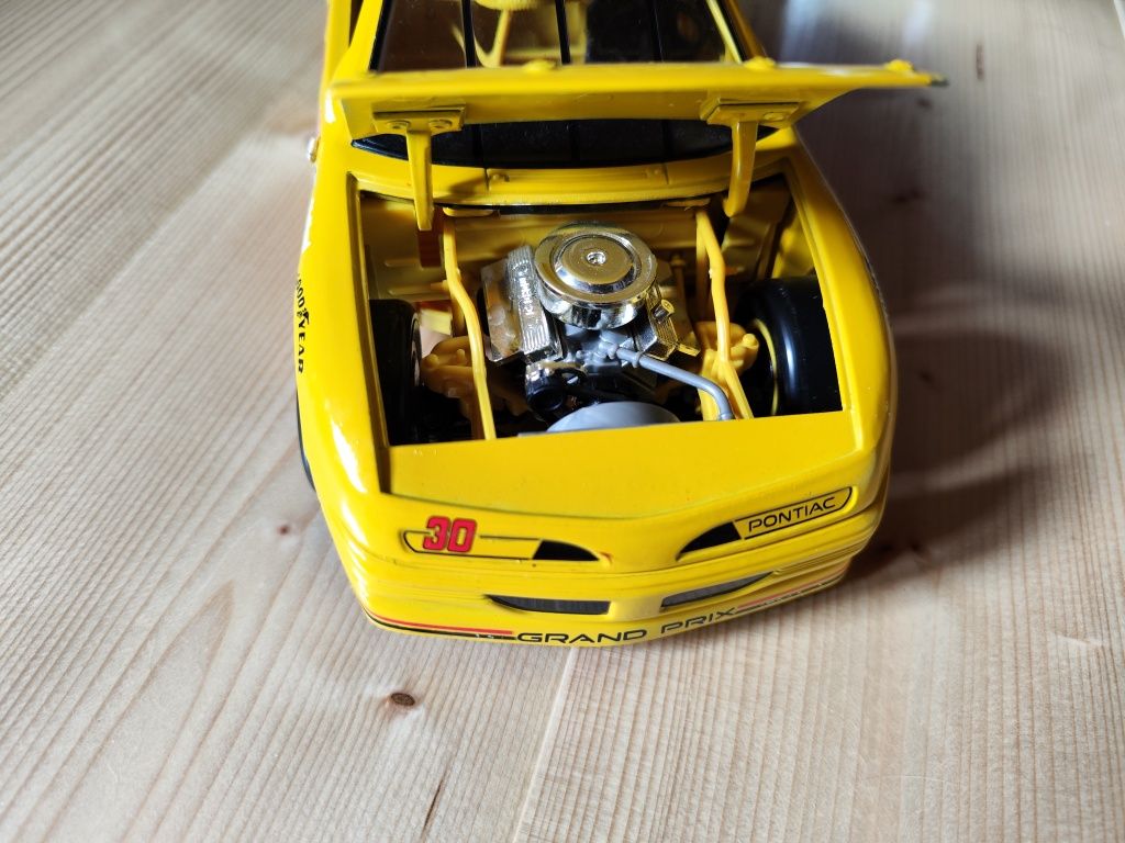 Pontiac NASCAR 1:18 Ertl