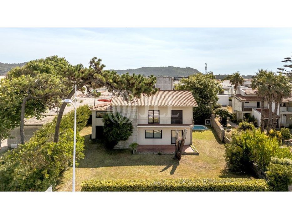 Moradia T5 com piscina em Esposende, Porto