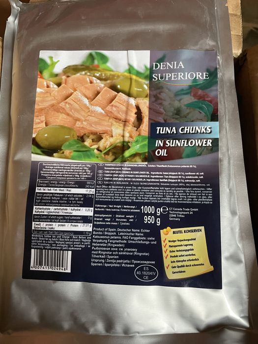 Тунець шматочками в олії