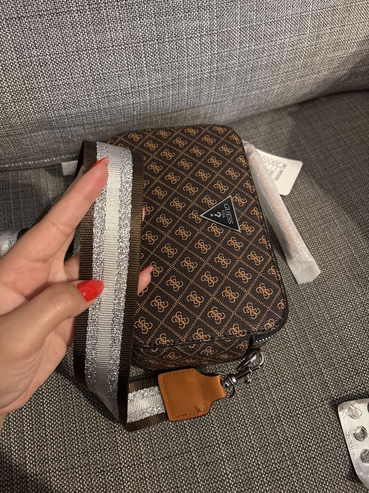 Mala Guess castanho
