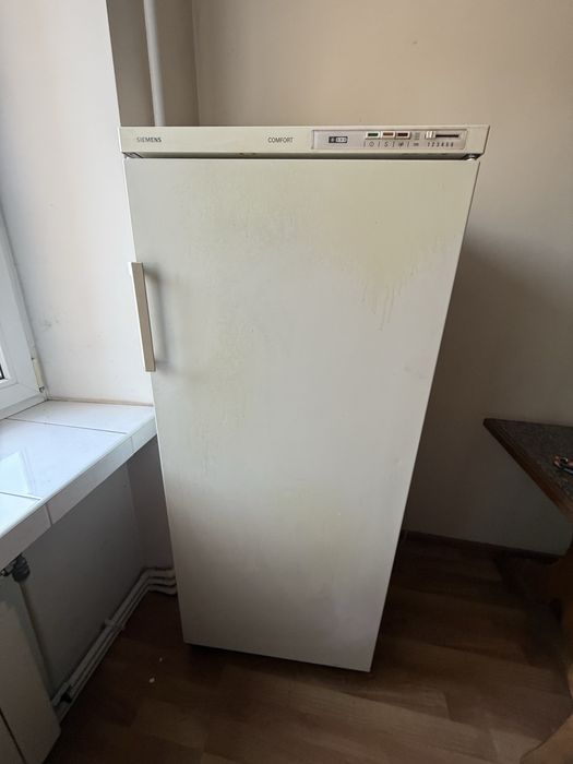 Продам морозильну камеру Siemens