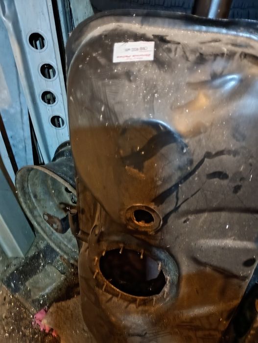 Zbiornik paliwa CNQ 900 wtrysk