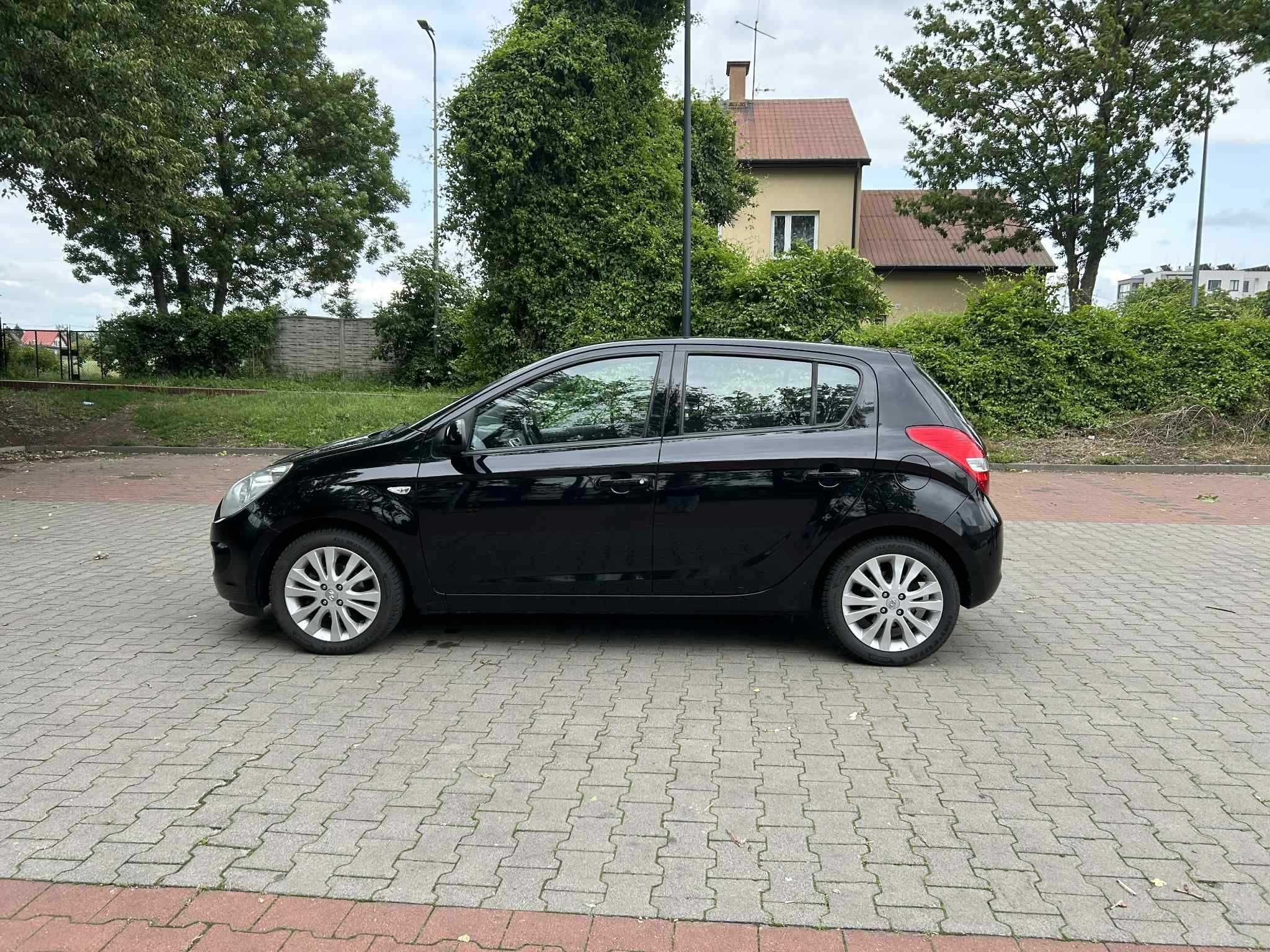 Hyundai I20 1.4 Klima auto, kiero multifun., 4x el. szyby i lusterka