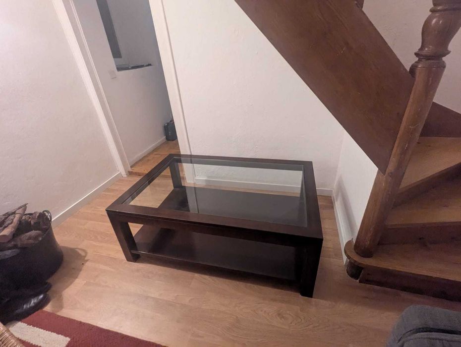 Mesa de centro de madeira de alta qualidade com vidro