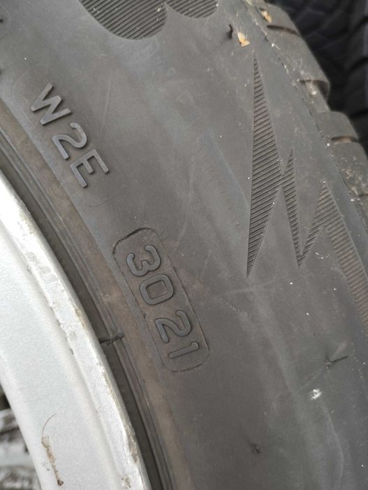 Zimowe 205/55R16 FORD Bridgestone