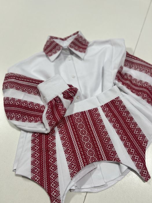 Вишиванка з баскою