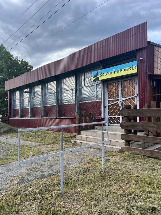 Продам або здам в оренду приміщення магазину