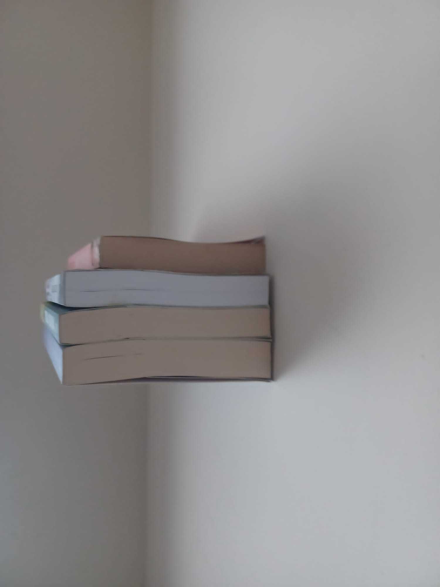 Estantes para livros invisíveis