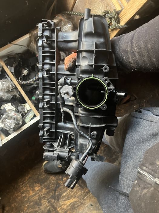 Колектор впускной Audi A4 B8 A5 Q5 1.8 2.0 TFSI 06H133185 BH AA AE CF