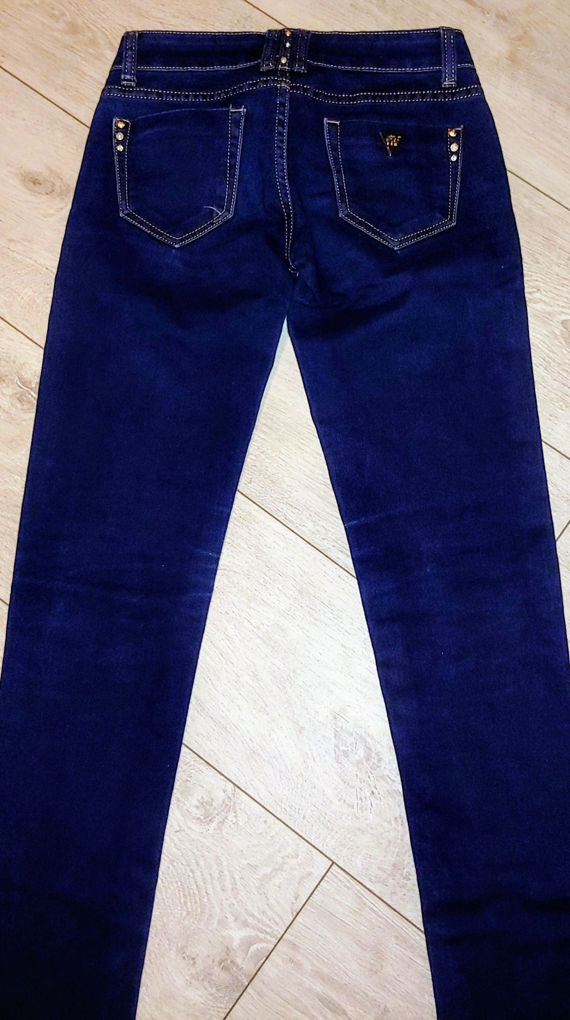 Jeansy slim fit. Rozmiar XS. Super stan.